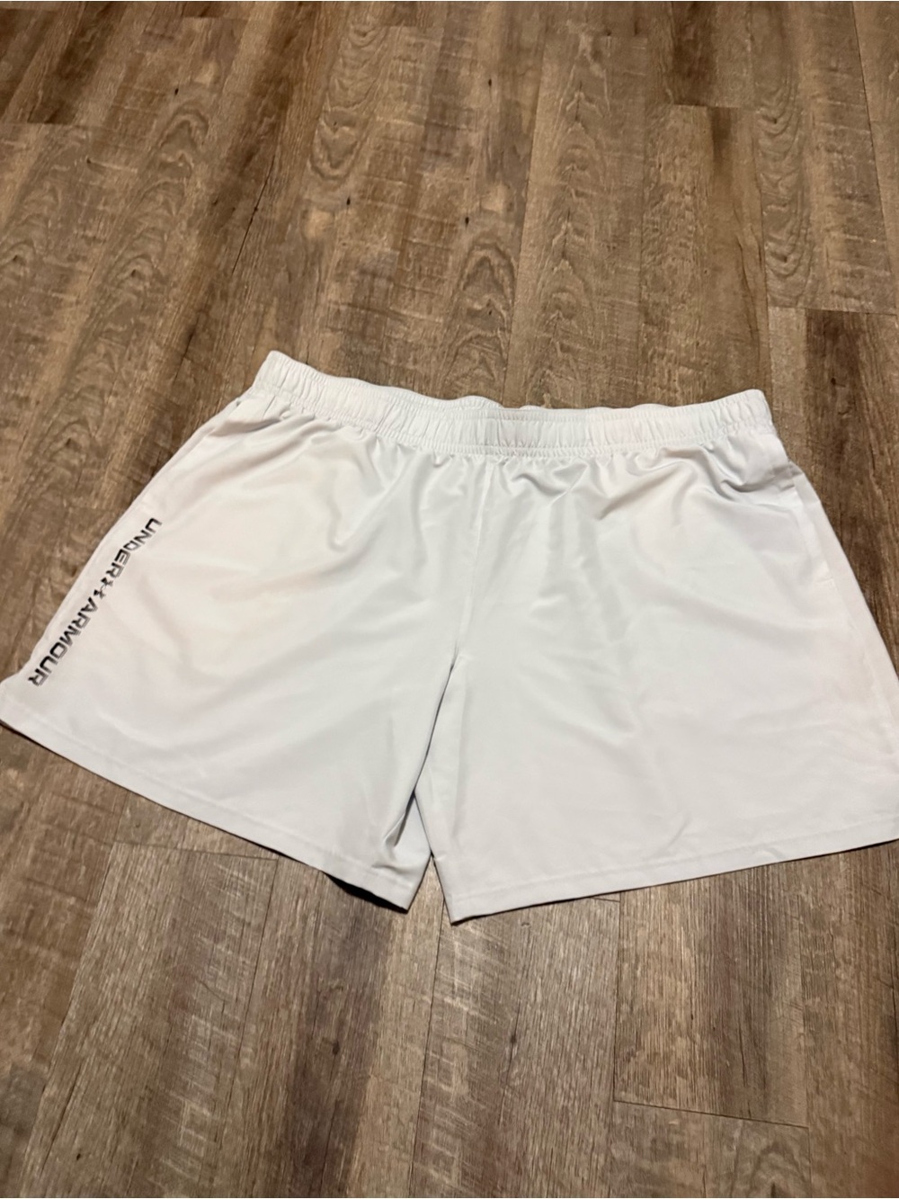 Under Armour Men's GrayAthletic Training Shorts with Side Logo